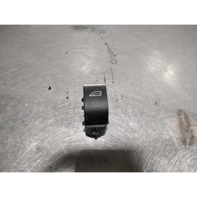 MANDO ELEVALUNAS TRASERO DERECHO F1ET14529AA 4 PINES 