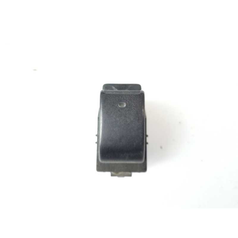 MANDO ELEVALUNAS DELANTERO DERECHO 848100F010 