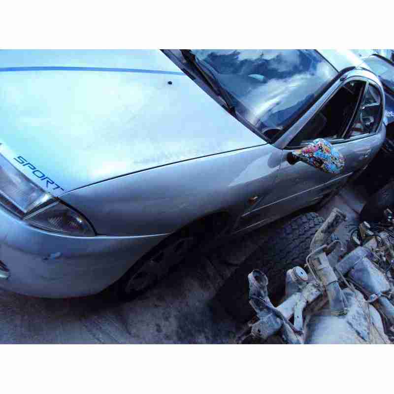 mitsubishi carisma berlina 4 (da0) del año 1998
