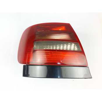 PILOTO TRASERO IZQUIERDO 8D0945095F 