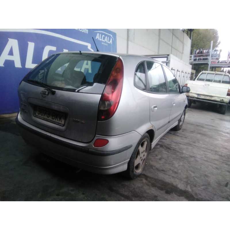 nissan almera tino (v10) del año 2001