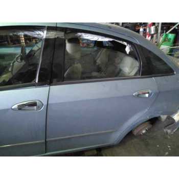 PUERTA TRASERA IZQUIERDA MONTADA EN VEHICULO 