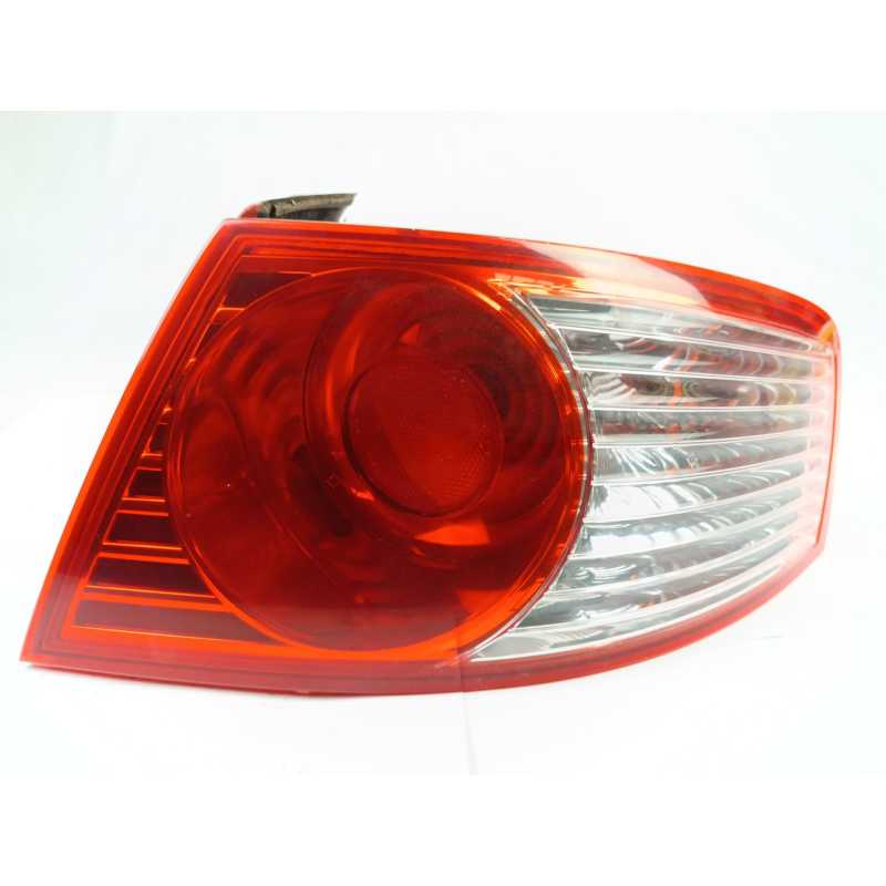 PILOTO TRASERO DERECHO 924023F010 