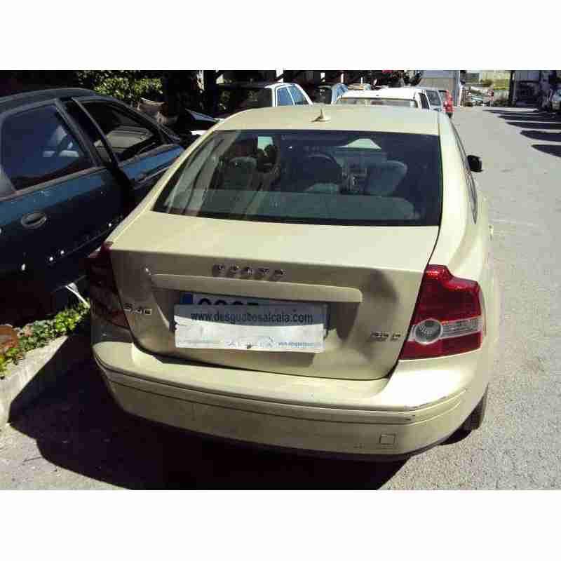 volvo s40 berlina del año 2004
