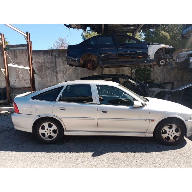 opel vectra b hatchback (j96) del año 2000