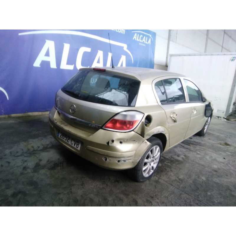 opel astra h berlina del año 2004