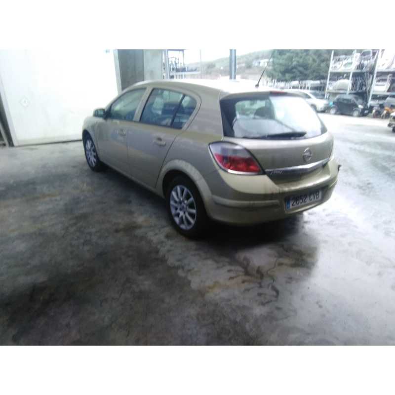 opel astra h berlina del año 2004