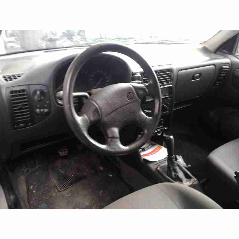 volkswagen polo berlina (6n1) del año 1998