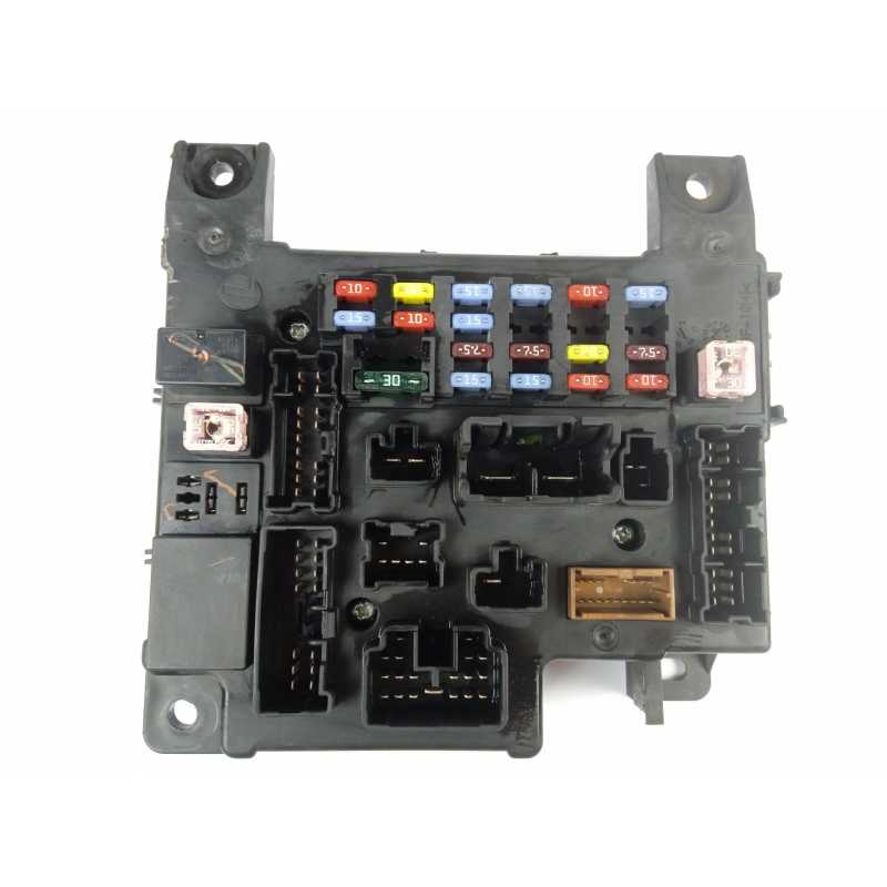 CAJA RELES / FUSIBLES 8637A320 