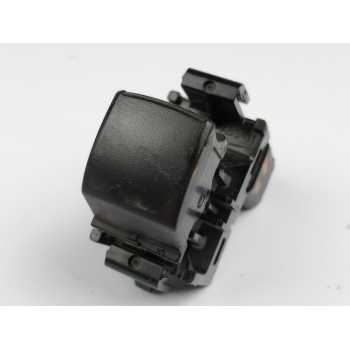 MANDO ELEVALUNAS TRASERO DERECHO 8608A320 