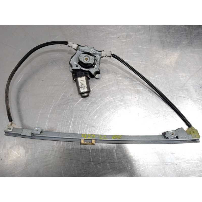 ELEVALUNAS DELANTERO DERECHO 409732T2 114144 