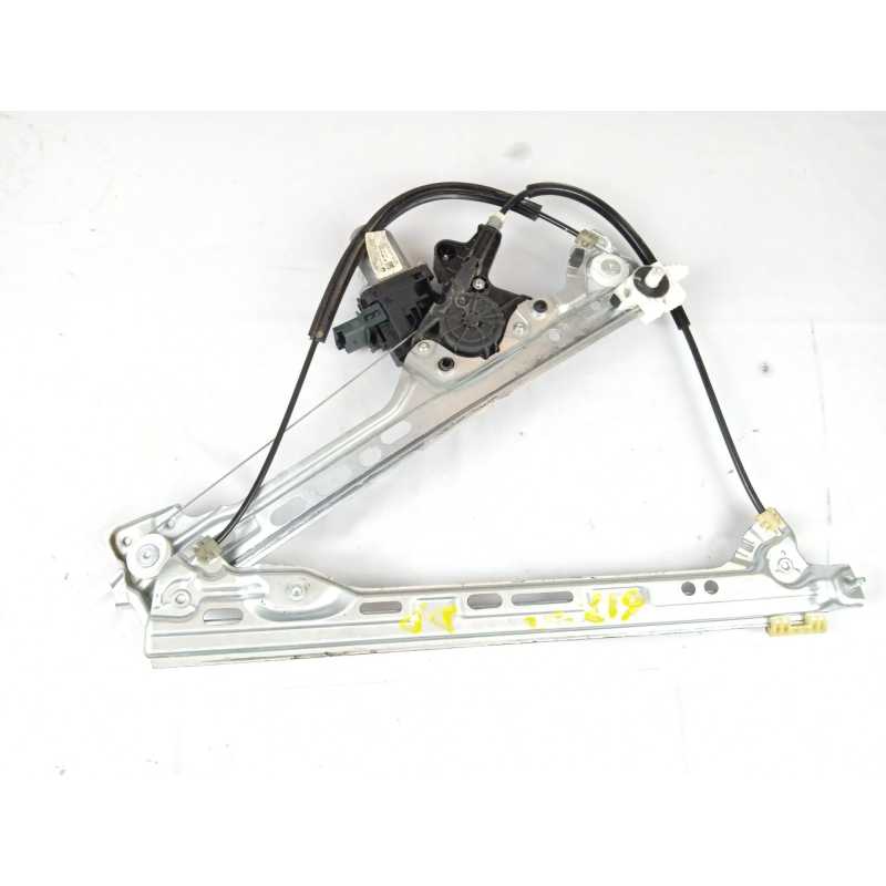 ELEVALUNAS DELANTERO DERECHO 807206746R 