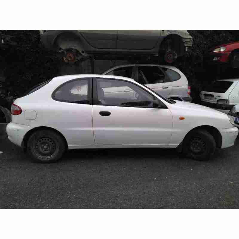 daewoo lanos del año 2001