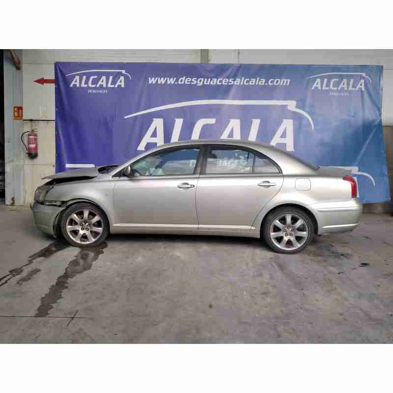 toyota avensis berlina (t25) del año 2003
