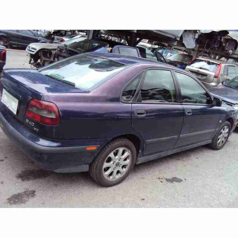 volvo s40 berlina del año 2000