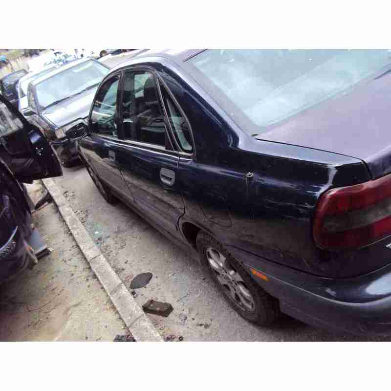 volvo s40 berlina del año 2000