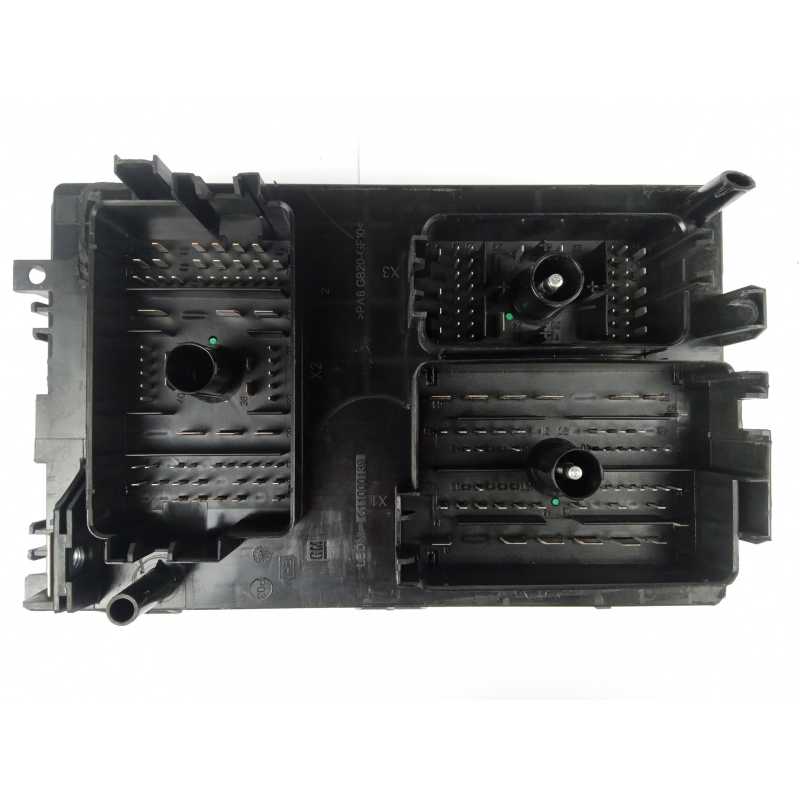 CAJA RELES / FUSIBLES 13449209 