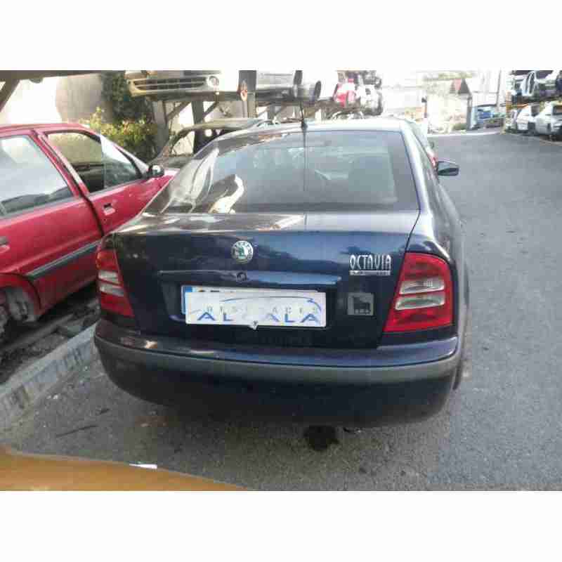skoda octavia berlina (1u2) del año 2001