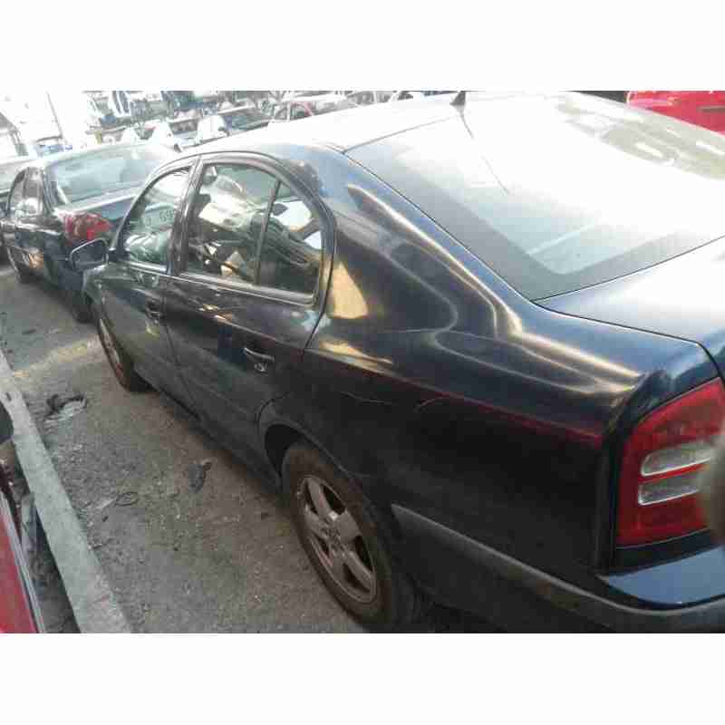 skoda octavia berlina (1u2) del año 2001