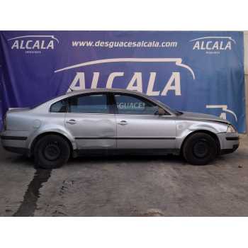 VOLKSWAGEN PASSAT BERLINA (3B3) de desguace