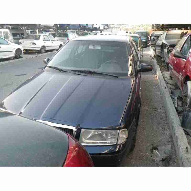 skoda octavia berlina (1u2) del año 2001