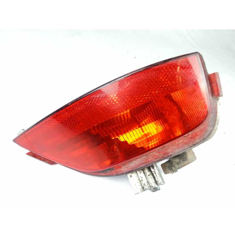 PILOTO TRASERO DERECHO PARAGOLPES 265804720R 