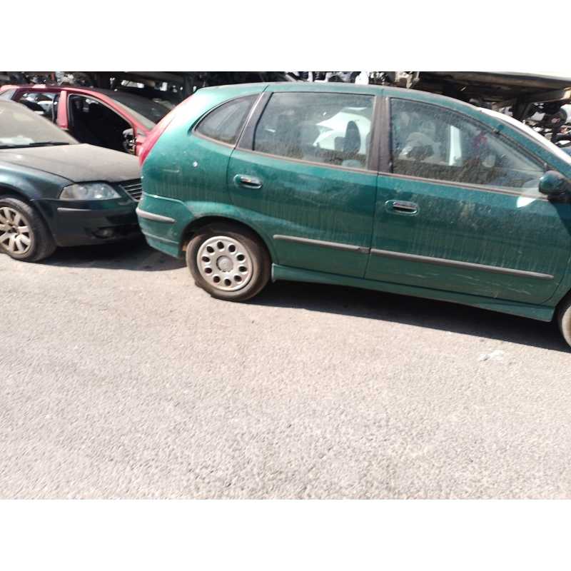 nissan almera tino (v10) del año 2000