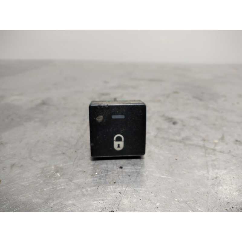 BOTON CIERRE CENTRALIZADO 96582880XT 4 PINES 