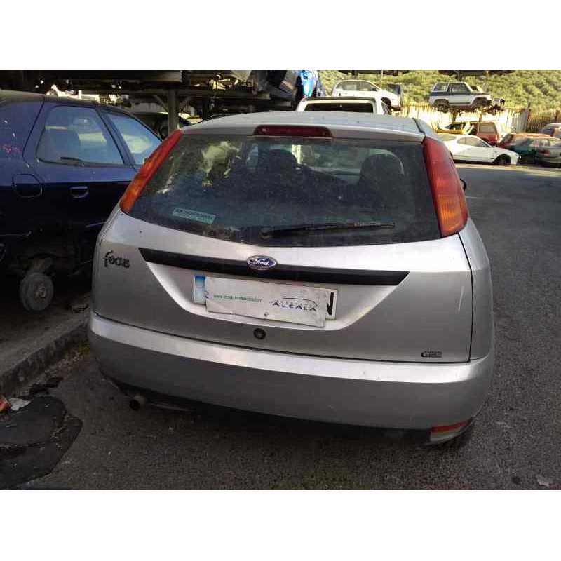 ford focus berlina (cak) del año 2000