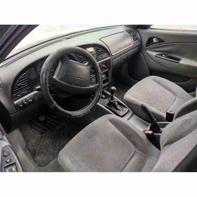 daewoo nubira berlina del año 2000