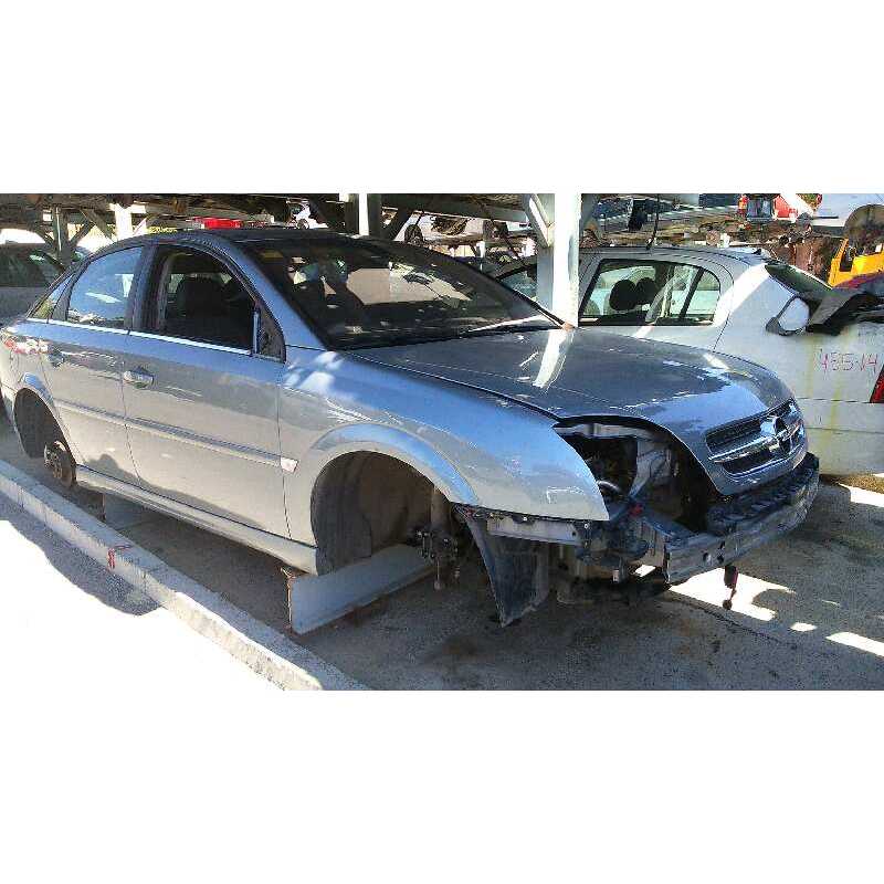 opel vectra c berlina del año 2004