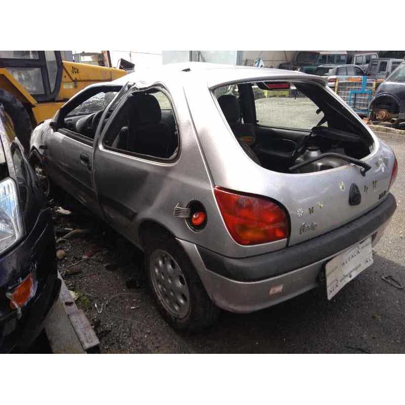 ford fiesta berlina (dx) del año 2001