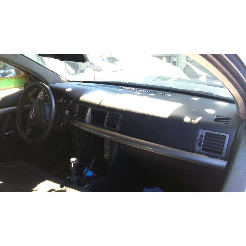 opel vectra c berlina del año 2004