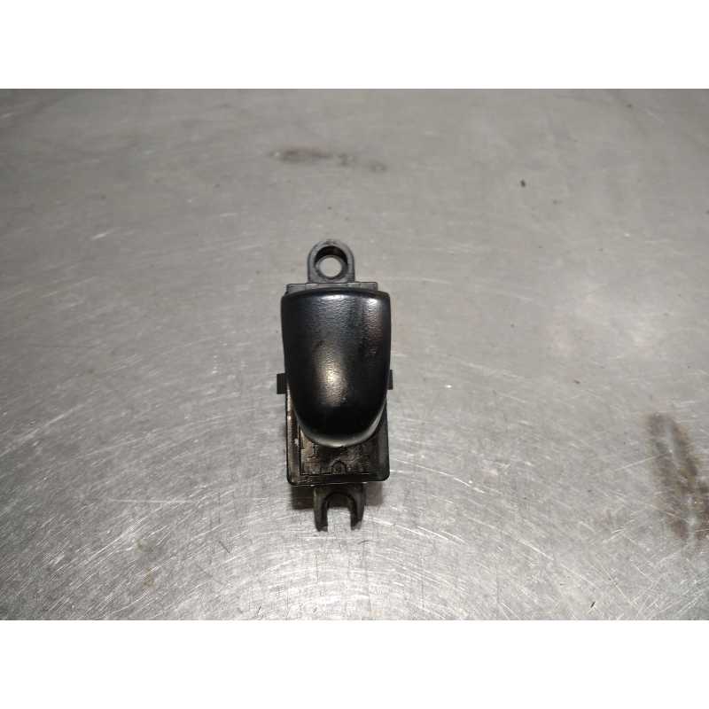 MANDO ELEVALUNAS TRASERO DERECHO 254111KL5A 