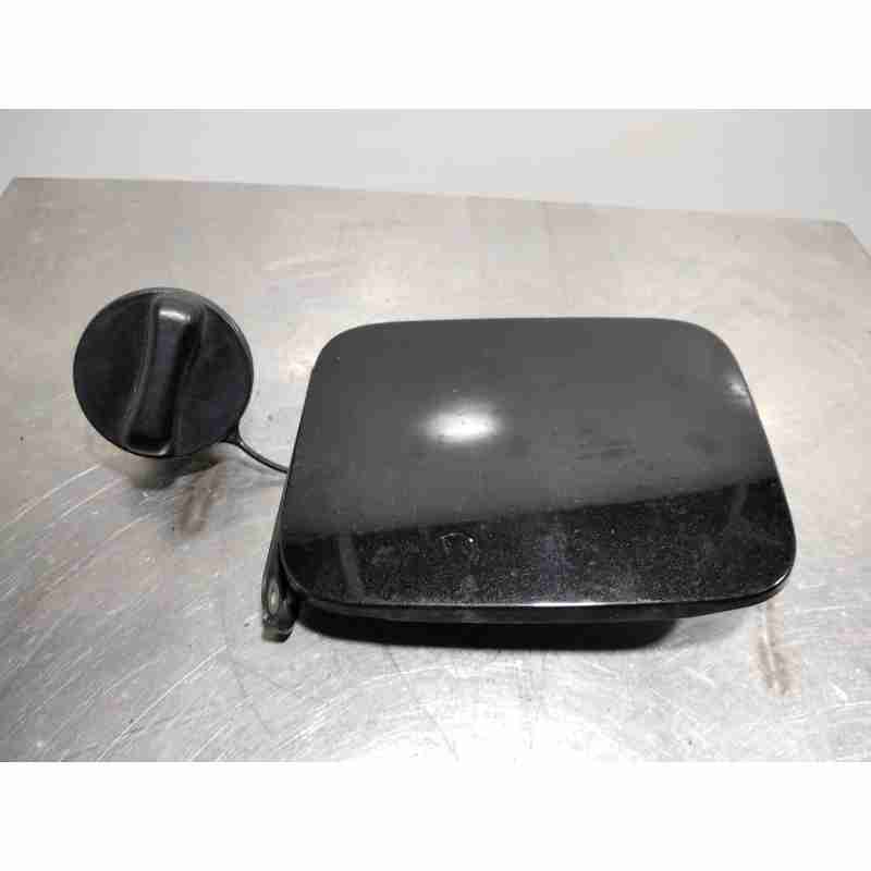 TAPA EXTERIOR COMBUSTIBLE G88301KAMA 