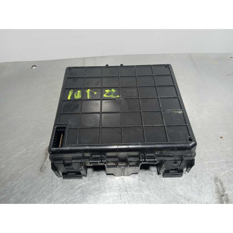 CAJA RELES / FUSIBLES 9251052866 