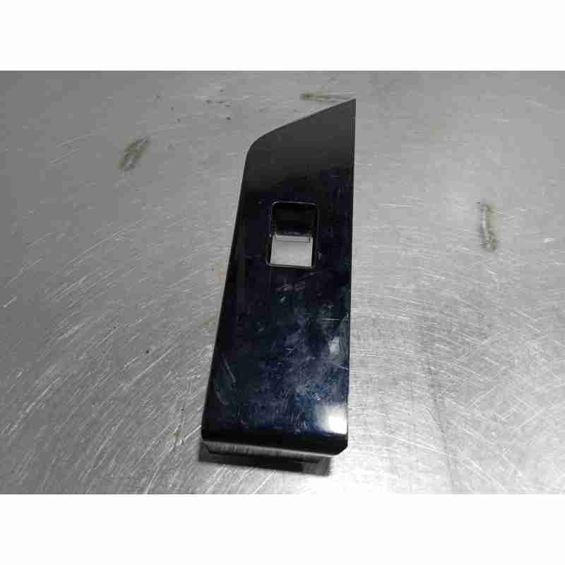 MANDO ELEVALUNAS DELANTERO DERECHO BJ3214717AB 