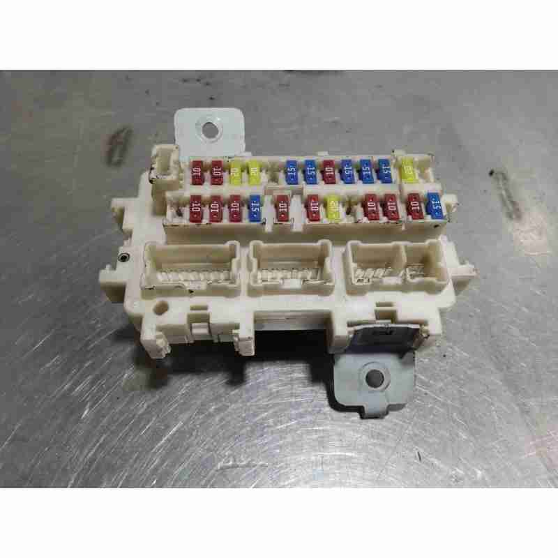 CAJA RELES / FUSIBLES JY00A8C01 