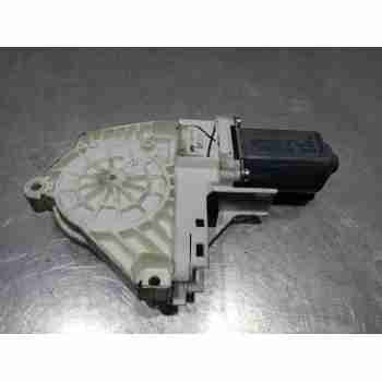 MOTOR ELEVALUNAS DELANTERO DERECHO 8K0959802A 