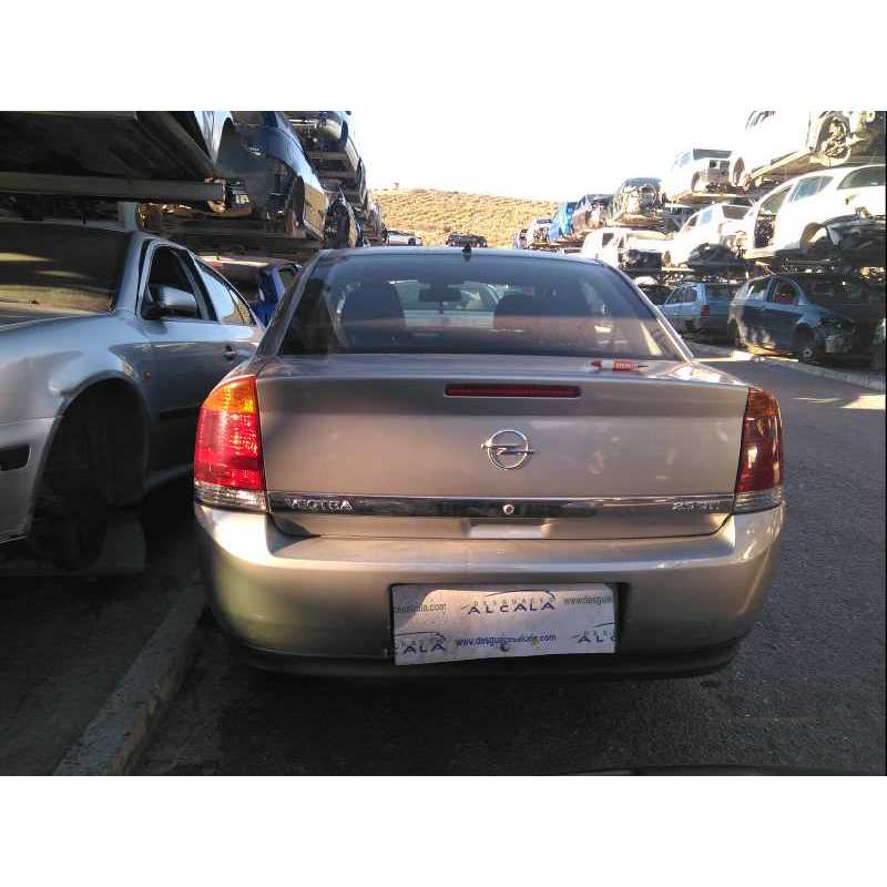 opel vectra c berlina del año 2003