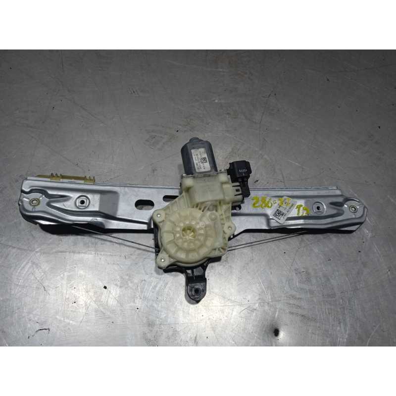 ELEVALUNAS TRASERO DERECHO BM51A27000BE 