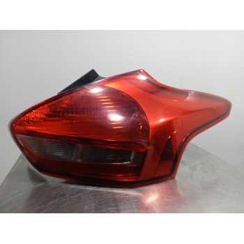 PILOTO TRASERO DERECHO F1EB13404CD 