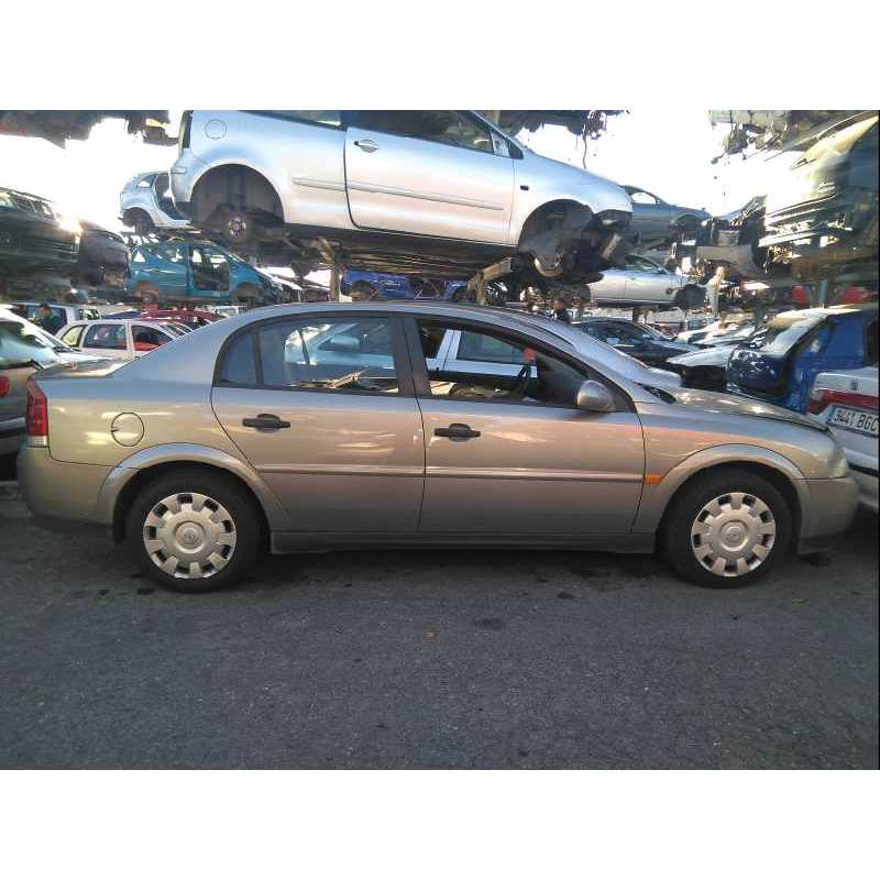 opel vectra c berlina del año 2003