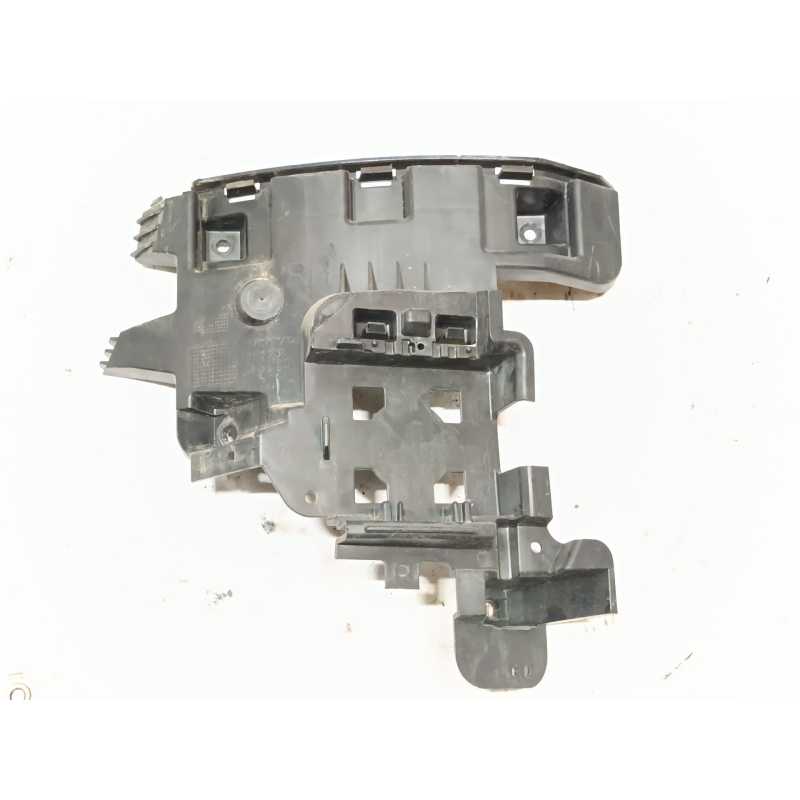 SOPORTE PARAGOLPES TRASERO DERECHO 31323838 