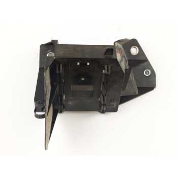 SOPORTE PARAGOLPES TRASERO DERECHO 