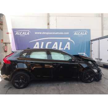 volvo v40 hatchback (525) del año 2025