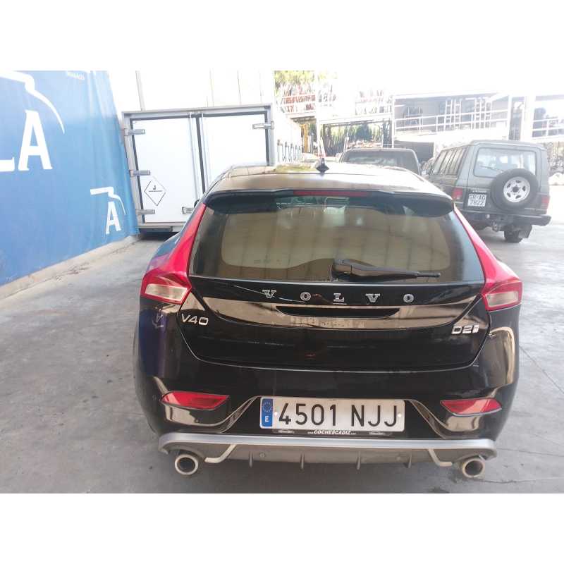 volvo v40 hatchback (525) del año 2025