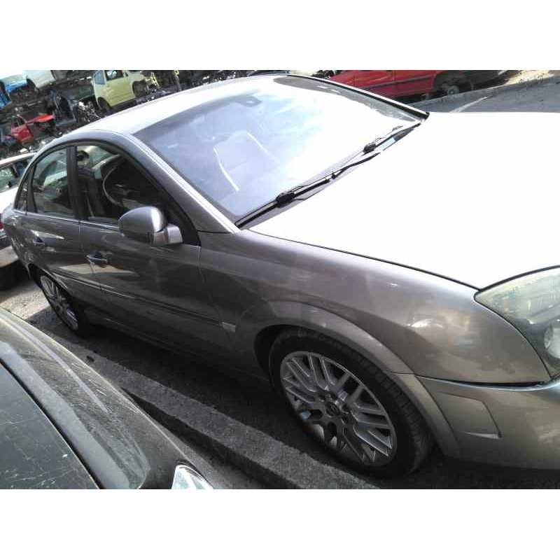 opel vectra c berlina del año 2004