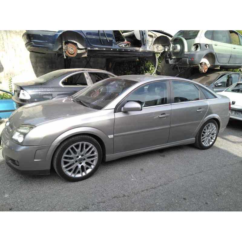 opel vectra c berlina del año 2004
