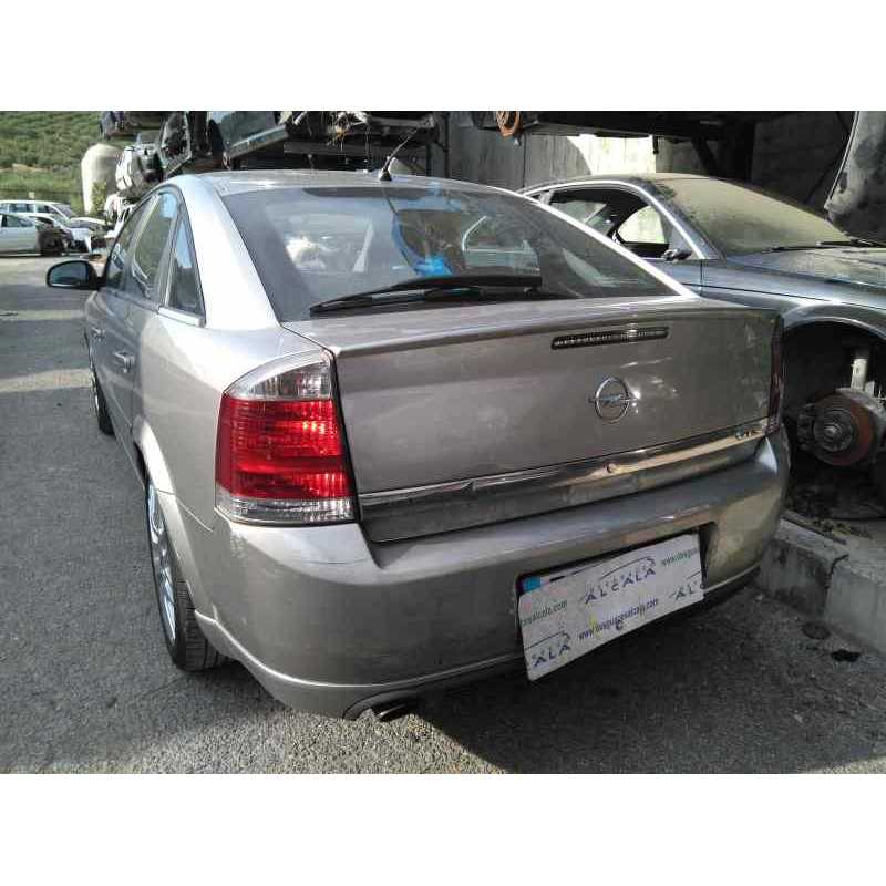 opel vectra c berlina del año 2004